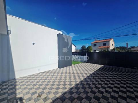 Moradia isolada térreat4, c/piscina e garagem, em azeitão