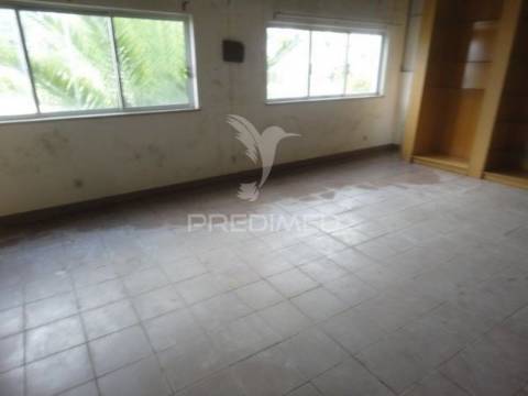 Prédio industrial / armazém em maceirinha, maceira – leiria