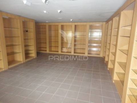 Prédio industrial / armazém em maceirinha, maceira – leiria