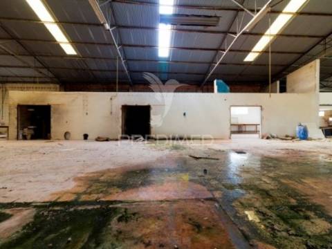 Prédio industrial / armazém em maceirinha, maceira – leiria