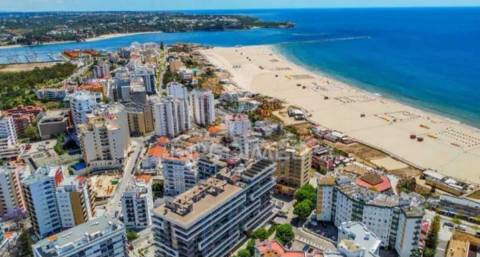 Apartamento t2 com garagem e vista mar, praia da rocha