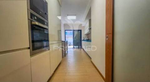 Apartamento t2 com garagem e vista mar, praia da rocha