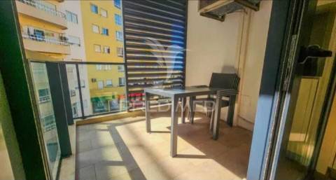 Apartamento t2 com garagem e vista mar, praia da rocha