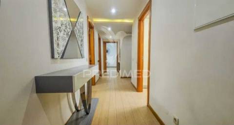 Apartamento t2 com garagem e vista mar, praia da rocha