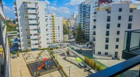 Apartamento t2 com garagem e vista mar, praia da rocha