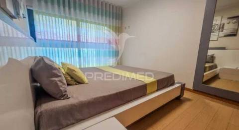 Apartamento t2 com garagem e vista mar, praia da rocha