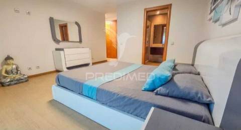 Apartamento t2 com garagem e vista mar, praia da rocha