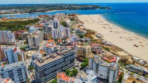 Apartamento t2 com garagem e vista mar, praia da rocha