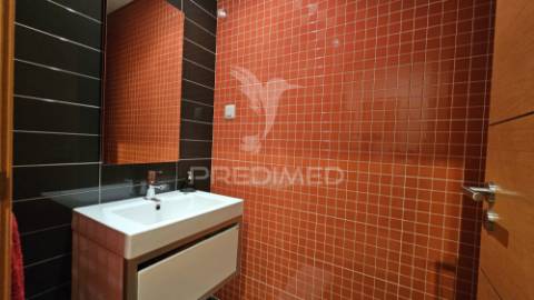 Apartamento t4 em condomínio fechado com piscina e garagem box praia da rocha