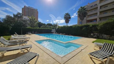 Apartamento t4 em condomínio fechado com piscina e garagem box praia da rocha