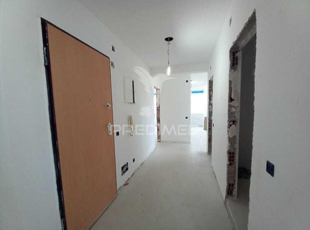 Apartamento t4 no laranjeiro, almada