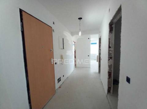 Apartamento t4 no laranjeiro, almada