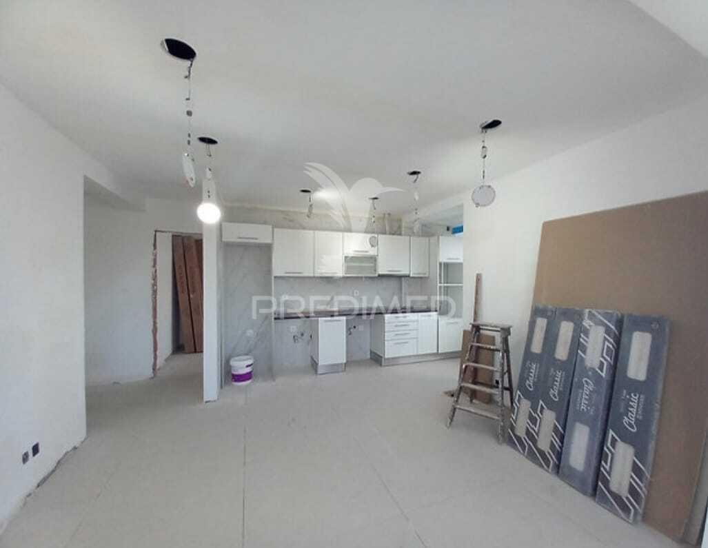 Apartamento t4 no laranjeiro, almada