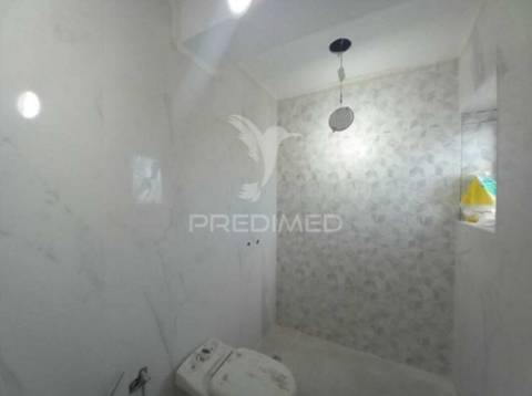 Apartamento t4 no laranjeiro, almada