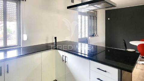 Moradia t3 + 2 com ampla área externa