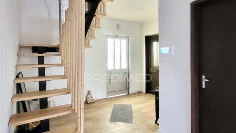 Moradia t3 + 2 com ampla área externa