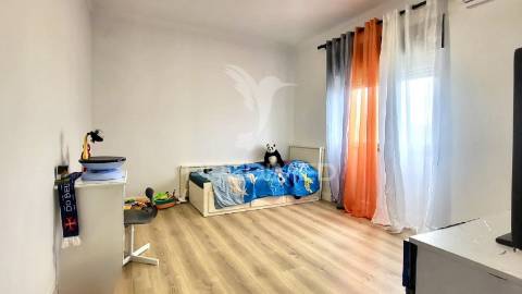 Moradia t3 + 2 com ampla área externa