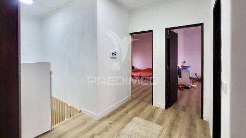 Moradia t3 + 2 com ampla área externa