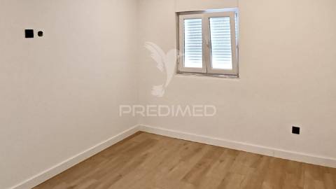 Moradia t3 + 2 com ampla área externa