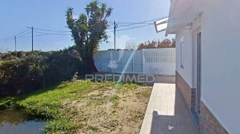 Moradia t3 + 2 com ampla área externa