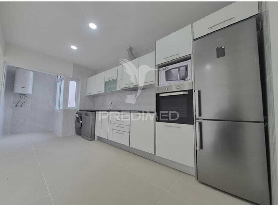 Apartamento t2 no laranjeiro, almada