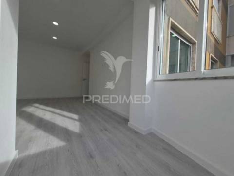 Apartamento t2 no laranjeiro, almada