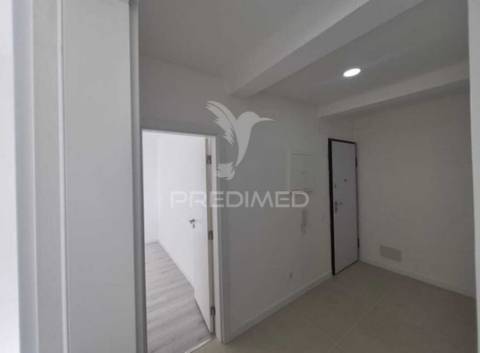 Apartamento t2 no laranjeiro, almada