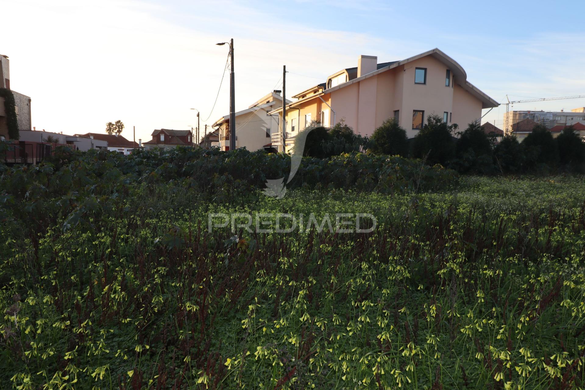 Terreno 3.100 m² em valadares  ( centro)   vila nova de gaia