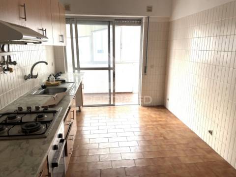 Apartamento 3 assoalhadas em almada