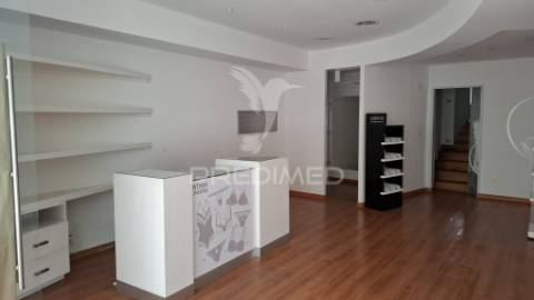 Oportunidade única – loja para comércio no coração de portalegre