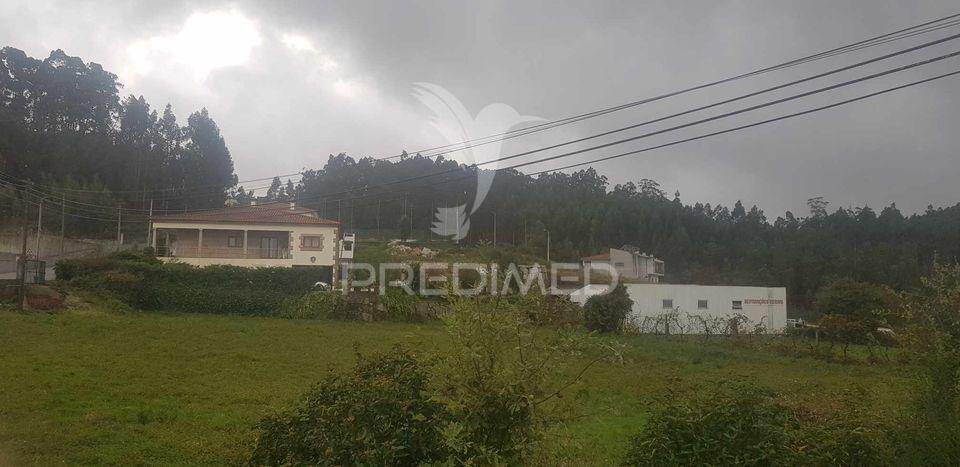 Terreno para construção à venda em duas igrejas