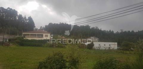 Terreno para construção à venda em duas igrejas