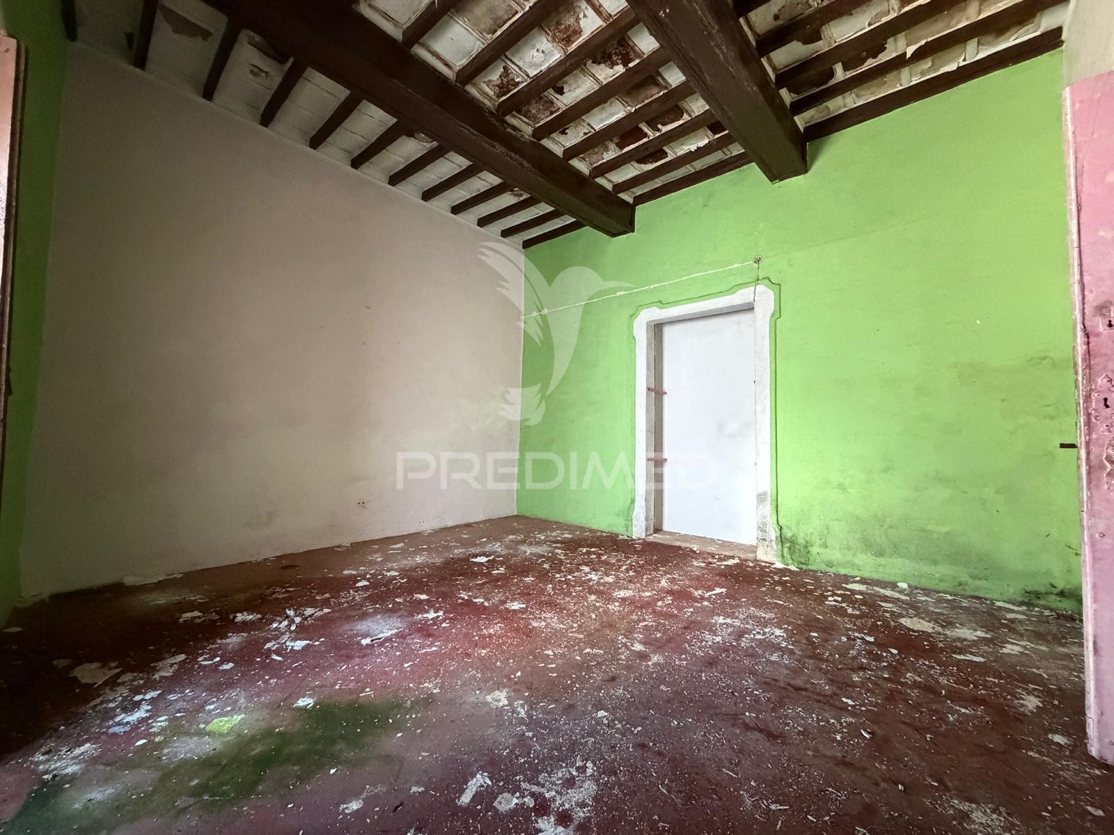 Moradia para recuperação com elevado potencial de rentabilidade no centro histórico de elvas