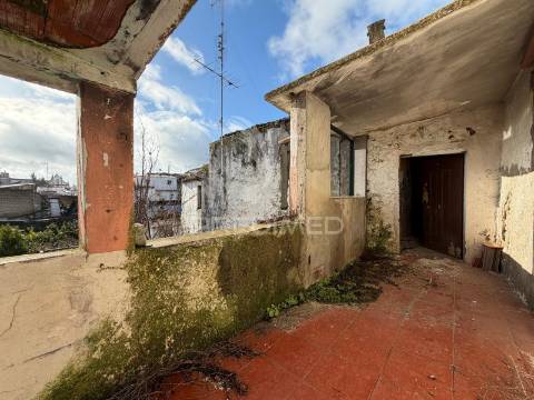 Moradia para recuperação com elevado potencial de rentabilidade no centro histórico de elvas