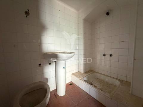 Moradia para recuperação com elevado potencial de rentabilidade no centro histórico de elvas