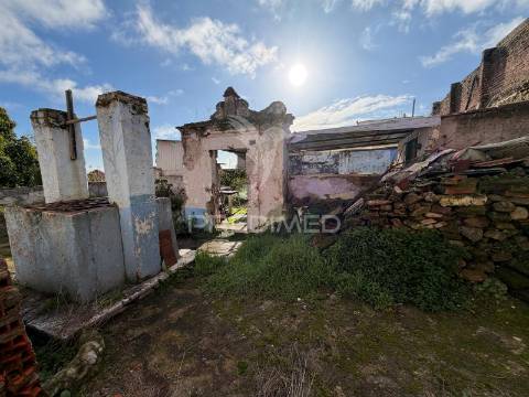 Moradia para recuperação com elevado potencial de rentabilidade no centro histórico de elvas