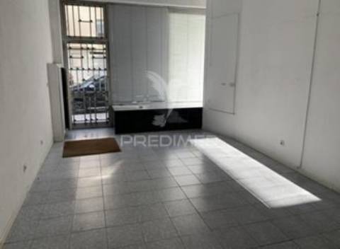 Oportunidade premium no porto: duas lojas interligadas junto à boavista