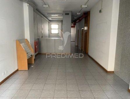 Oportunidade premium no porto: duas lojas interligadas junto à boavista