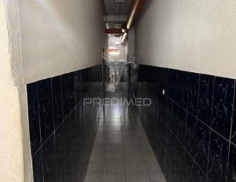 Oportunidade premium no porto: duas lojas interligadas junto à boavista