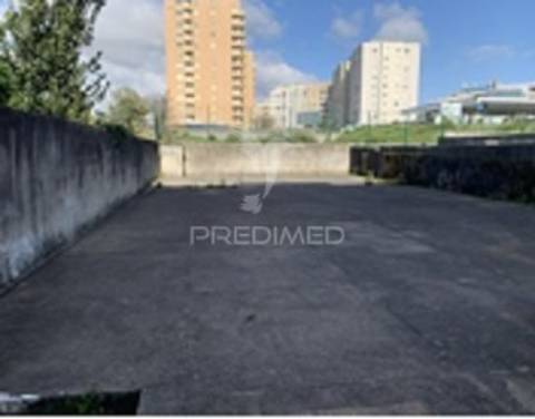 Oportunidade premium no porto: duas lojas interligadas junto à boavista