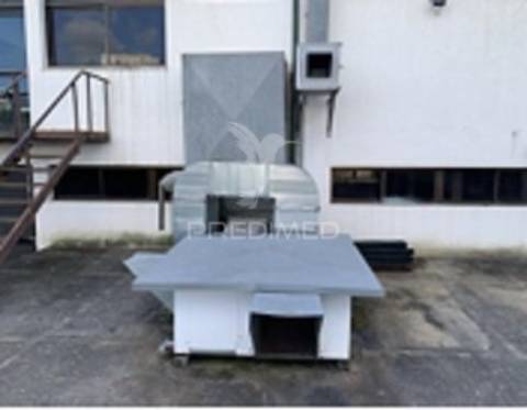 Oportunidade premium no porto: duas lojas interligadas junto à boavista