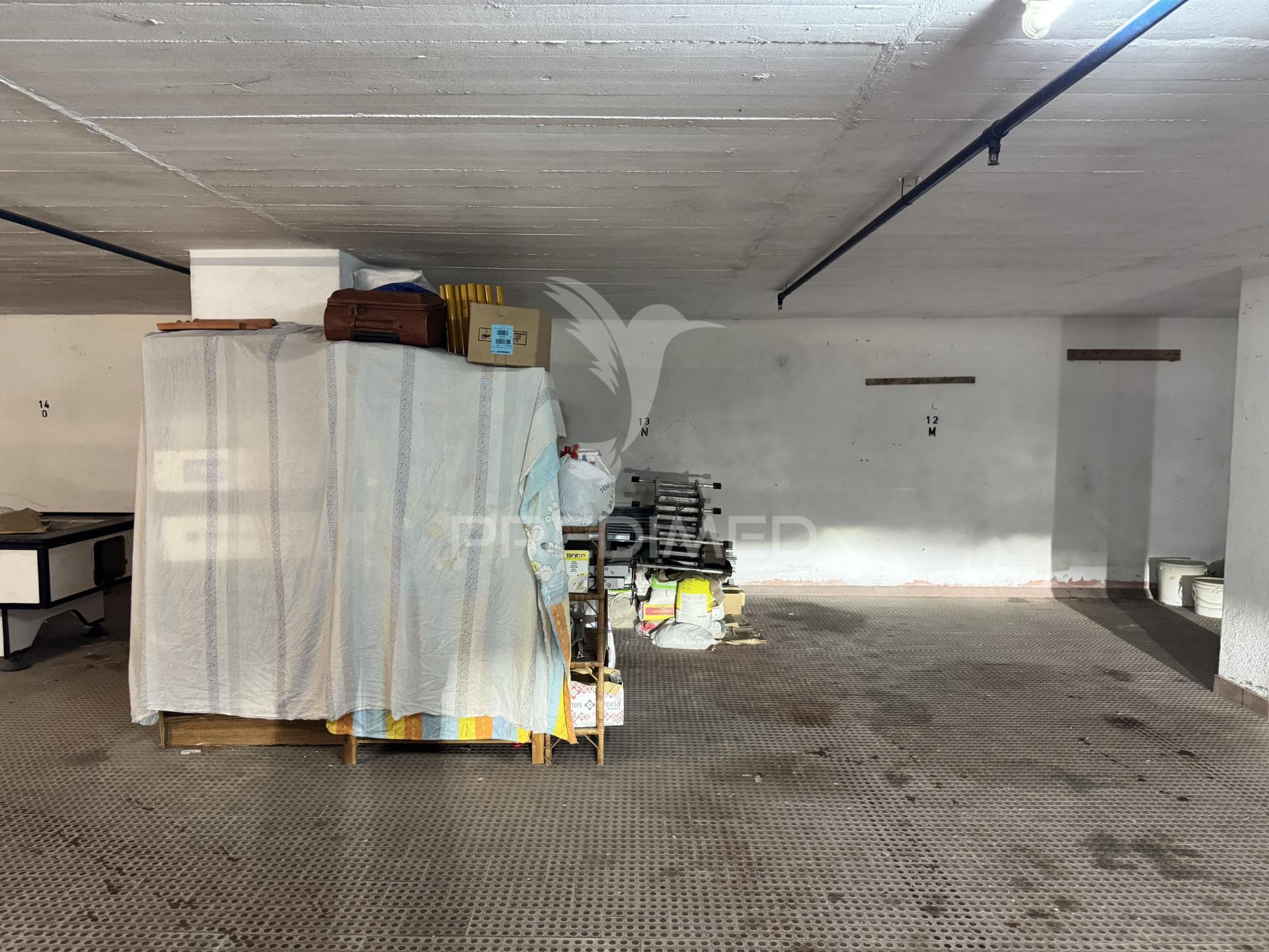 Lugar de estacionamento coberto com 20 m² – acesso fácil