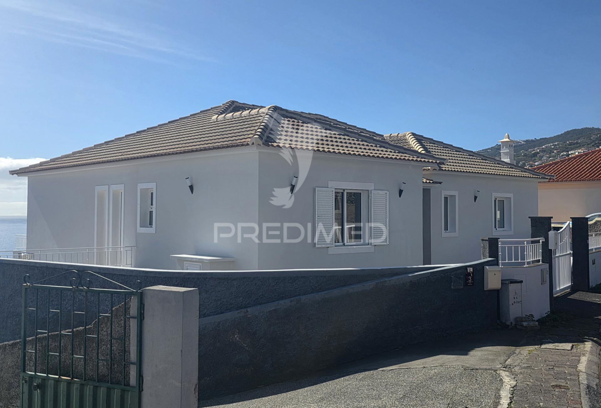 Moradia t3 em santa cruz