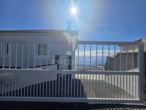 Moradia t3 em santa cruz