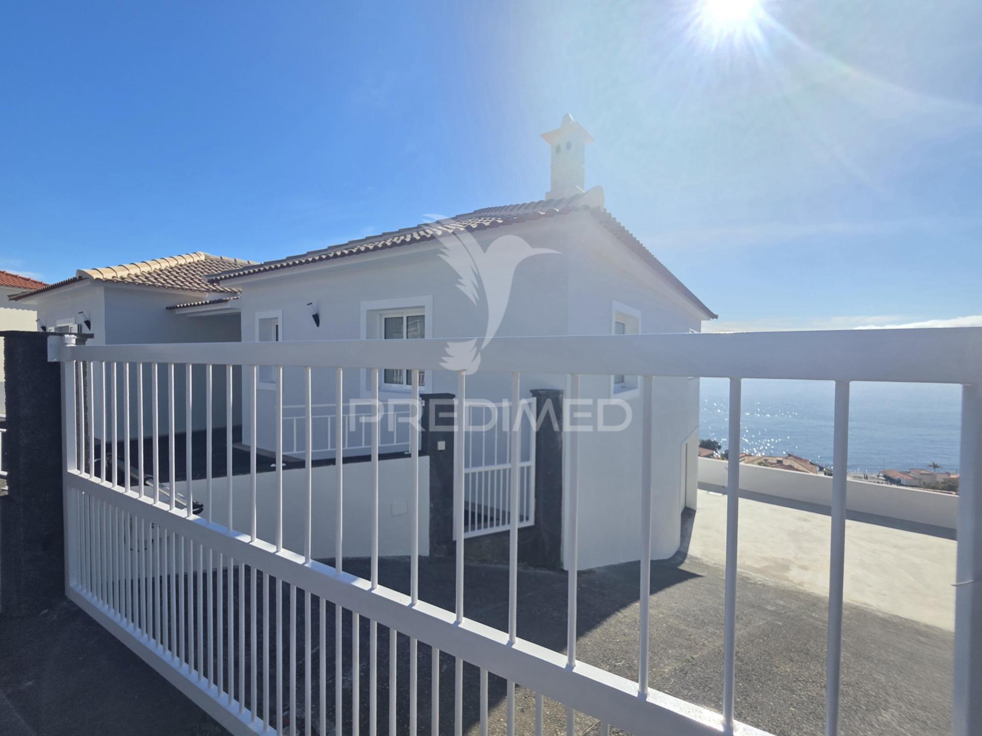 Moradia t3 em santa cruz