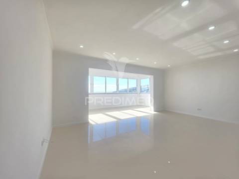 Moradia t3 em santa cruz