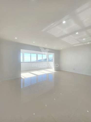 Moradia t3 em santa cruz