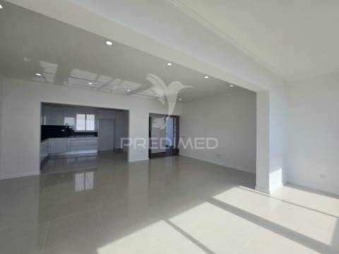 Moradia t3 em santa cruz