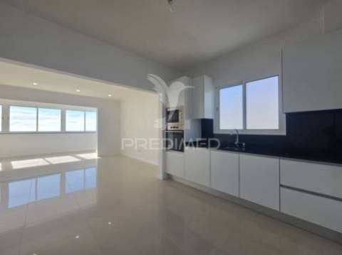 Moradia t3 em santa cruz