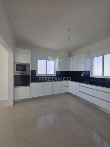 Moradia t3 em santa cruz